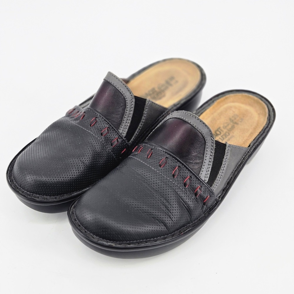 Naot Bjorn Black Perforated Leather Red Stitch Comfort Wedge Clog Mules 39 8 EUC